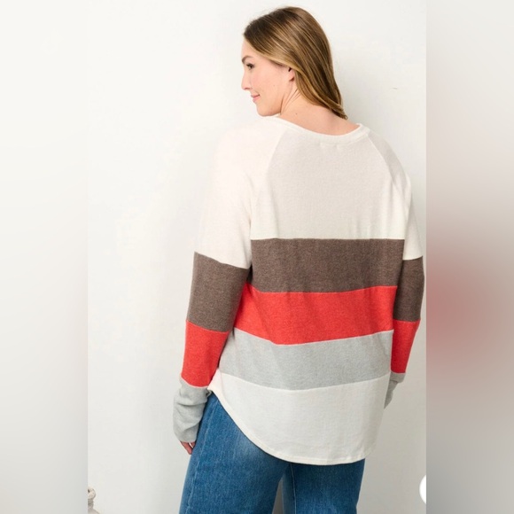 PLUS SIZE long sleeve  top - Picture 3 of 3